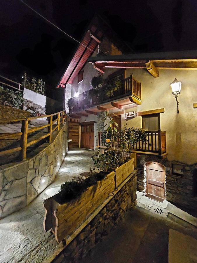 Appartamento Le Bourneau Aosta Buitenkant foto