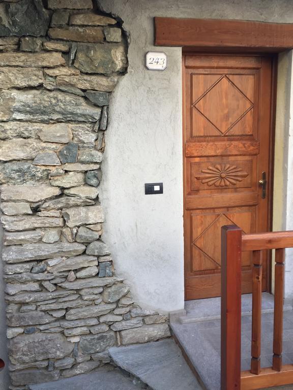 Appartamento Le Bourneau Aosta Buitenkant foto